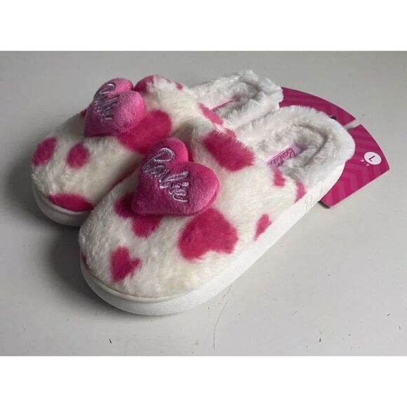 Barbie HEARTS Fluffy Slippers Pink Soft Indoor/Outdoor Women’s Sz L 8-9 NEW - Picture 6 of 10
